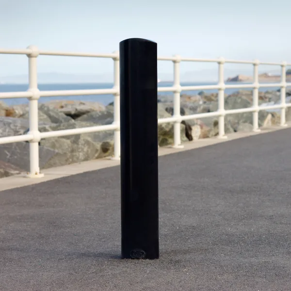 Waterside ferrocast bollard